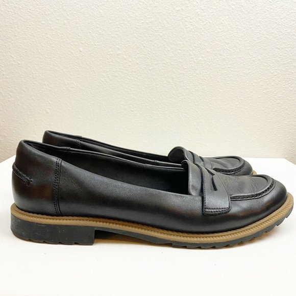 Clarks Black Leather Loafers with Tan Sole - Picture 2 of 11